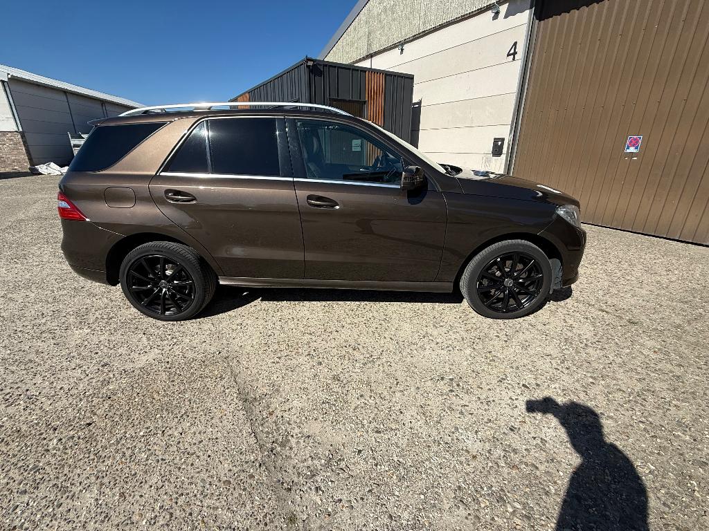 Mercedes ml250, Autos, Mercedes-Benz, Particulier, Classe M, 4x4, ABS, Phares directionnels, Airbags, Air conditionné, Alarme