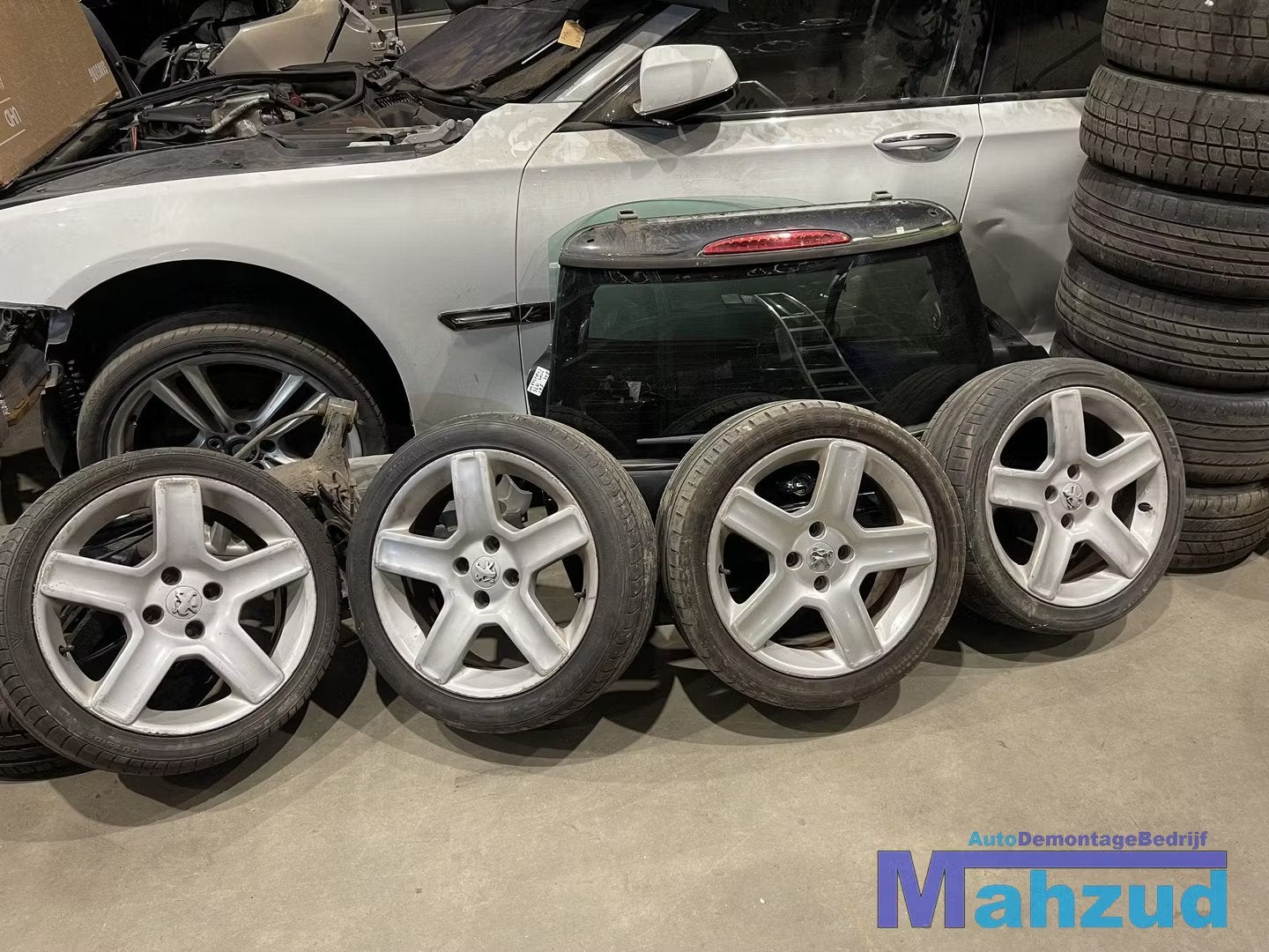 PEUGEOT 207 SPORT VELGEN 17 INC 205 45 17 inch 4x108, Taurusavenue 1
2132 LS  Hoofddorp, NL, Gebruikt, Contact.group@renault.com