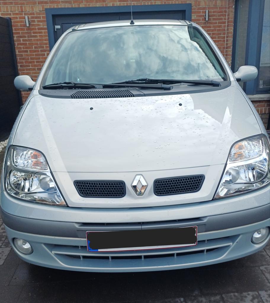 Renault scenic benzine automaat met airco maar! !62000 km !!, Auto's, Renault, 4 deurs, Stof, 4 cilinders, 1600 cc