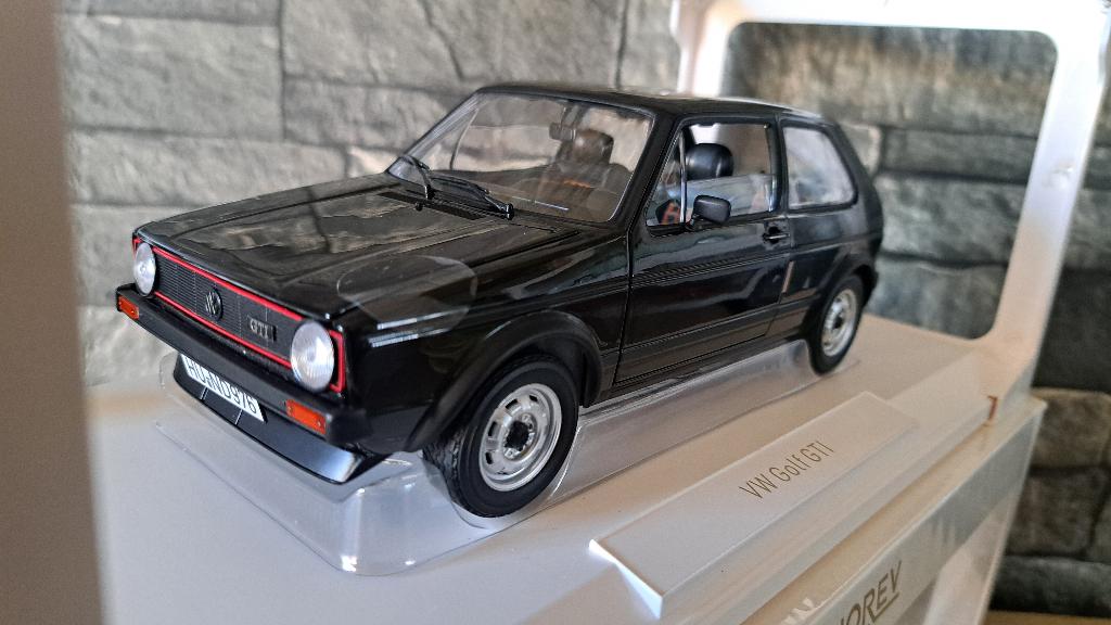Vw Volkswagen golf mk1 GTI 1976 1/18éme, Auto, Norev, Ophalen of Verzenden, Norev