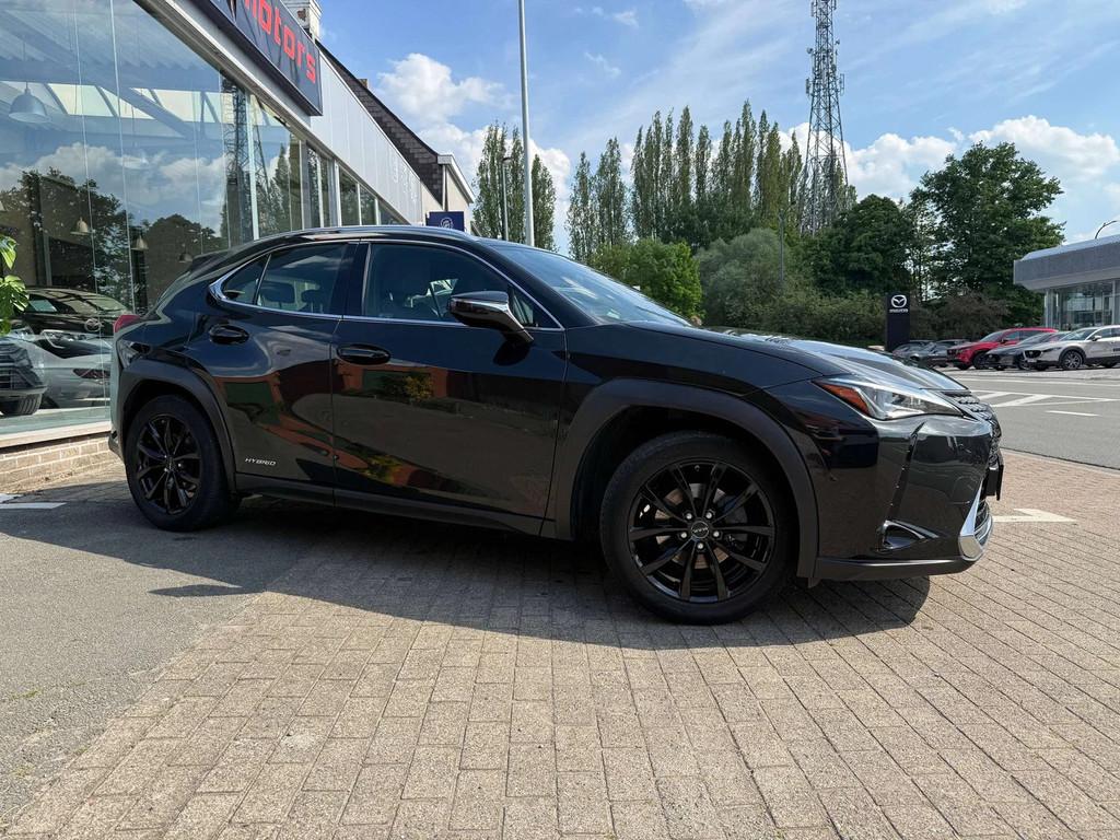 Lexus UX 250H UX 250h 2.0i FWD BLACK LINE // HYBRID // SERVI, Autos, Lexus, 121 g/km, Achat, https://public.car-pass.be/vhr/1e07f8f4-78db-4de2-b640-cd4ce09c07d3