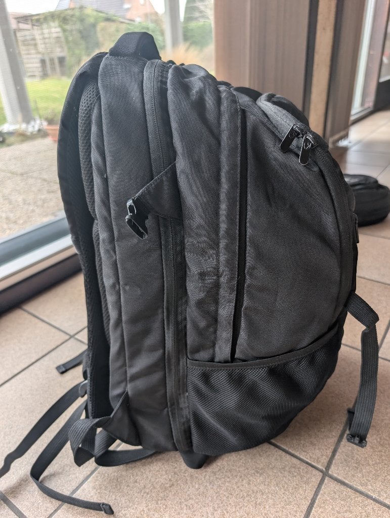 Laptoprugzak, reisrugzak Swiss Peak-48cm-inclucief Regenhoes, Computers en Software, Laptoptassen, Gebruikt, Ophalen of Verzenden