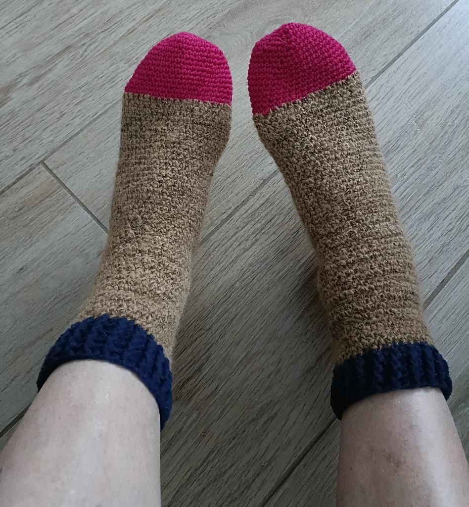 FUNNY ALPACA SOCKS crochetées à la main taille 39 - 40 (7), Neuf, Chaussettes et Chaussettes genoux, Taille 39 à 42, Enlèvement ou Envoi