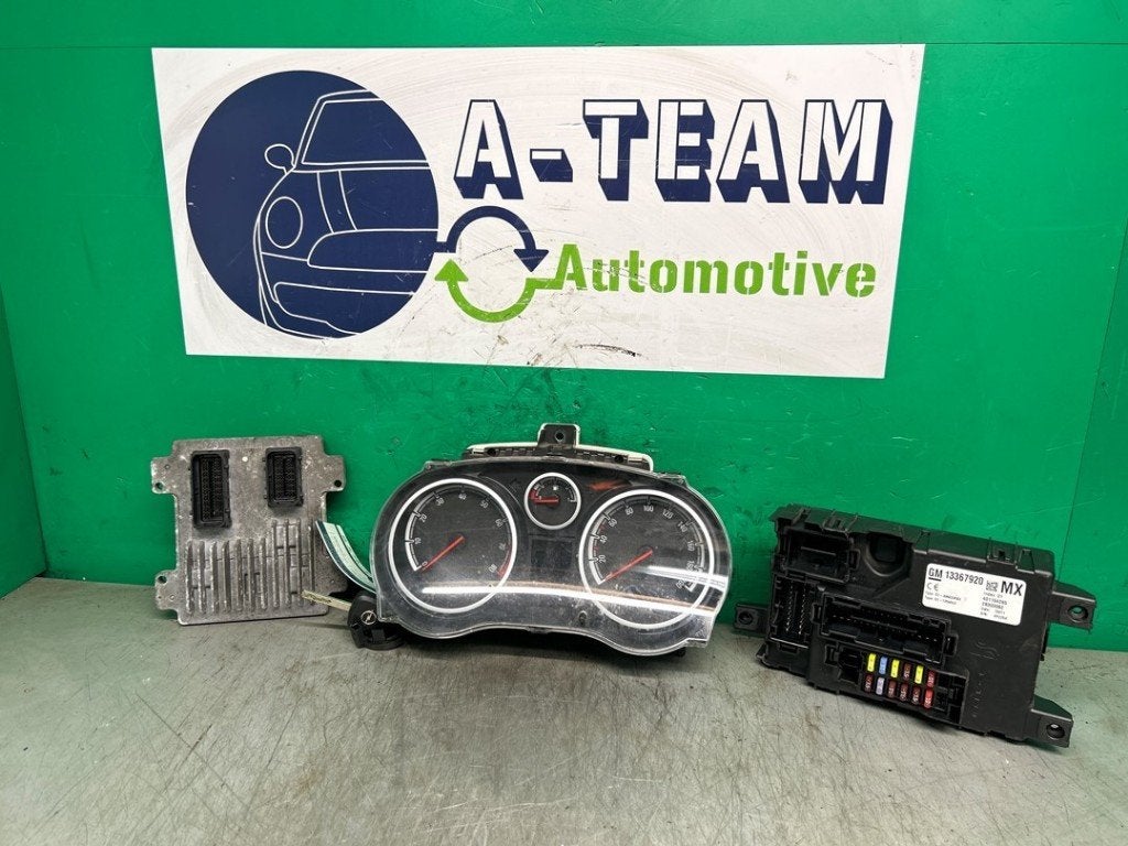 SLOTENSET Corsa D (|1303304|55703083|55580499|13367920|), Gebruikt, Opel