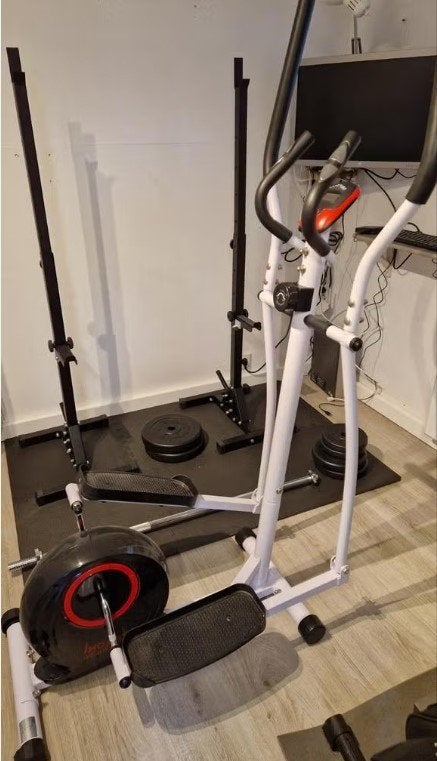 Crosstrainer in nieuwstaat - GEEN MAIL ENKEL VIA CHAT, Ophalen, Zo goed als nieuw, Crosstrainer