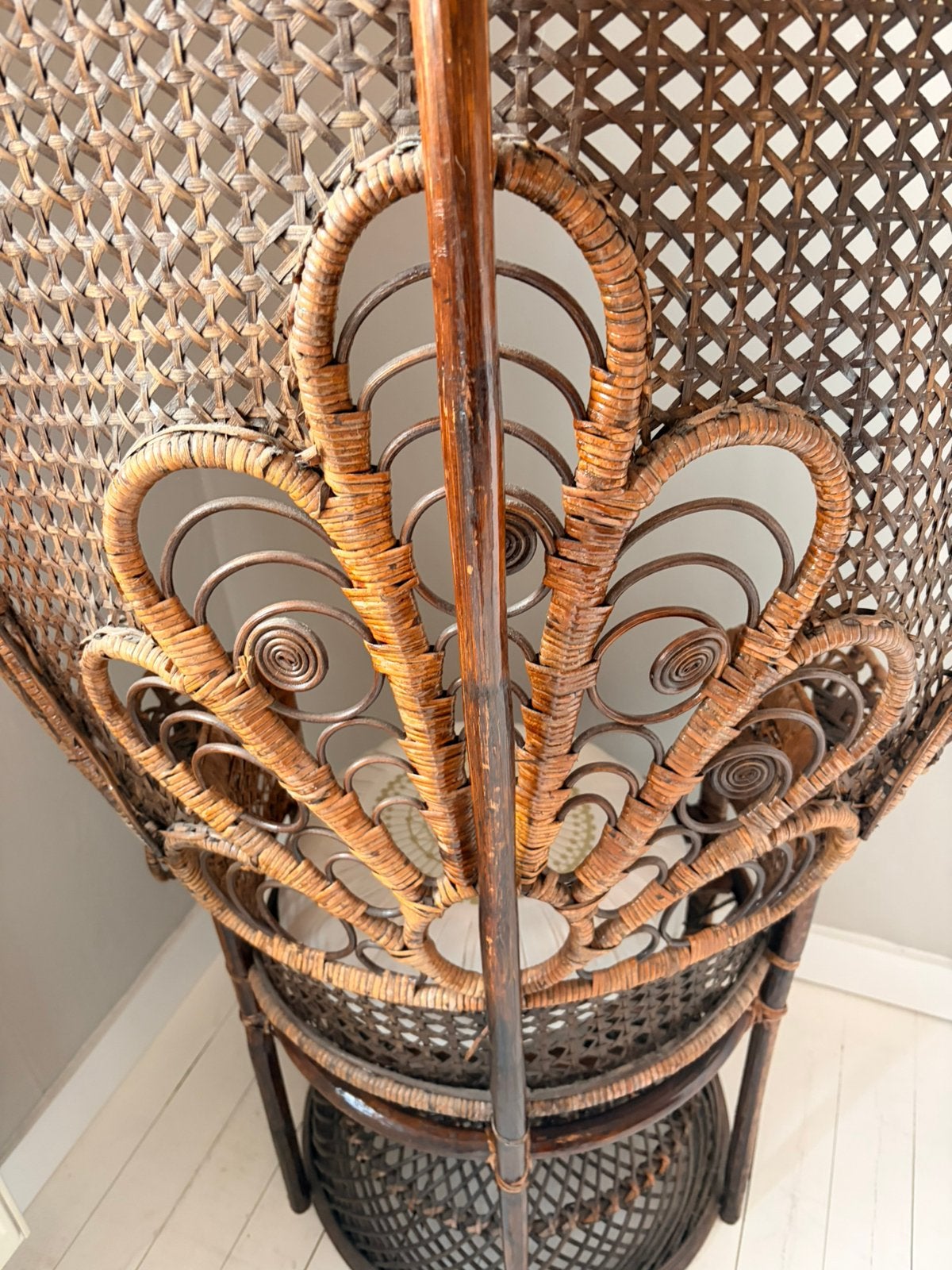 Vintage rotan pauwenstoel – Emmanuelle-stijl, Ophalen, Zo goed als nieuw, Bruin