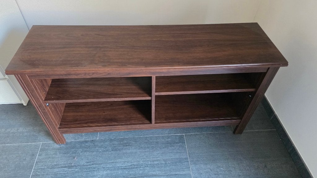 Meuble TV IKEA BRUSALI - Marron - En très bon état, Maison & Meubles, Armoires | Mobilier de télévision, Comme neuf, Moins de 100 cm