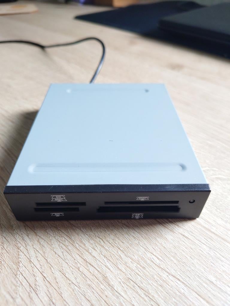 Inbouw geheugenkaartlezer, Computers en Software, Geheugenkaartlezers, Ophalen