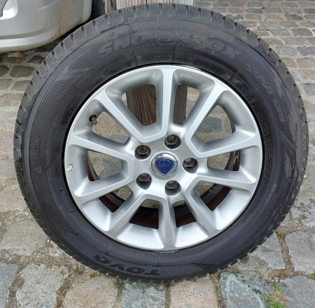 Wielset Toyo Winterprox 225 65 R17 + velgen Lancia, Ophalen, Winterbanden, Velg(en)