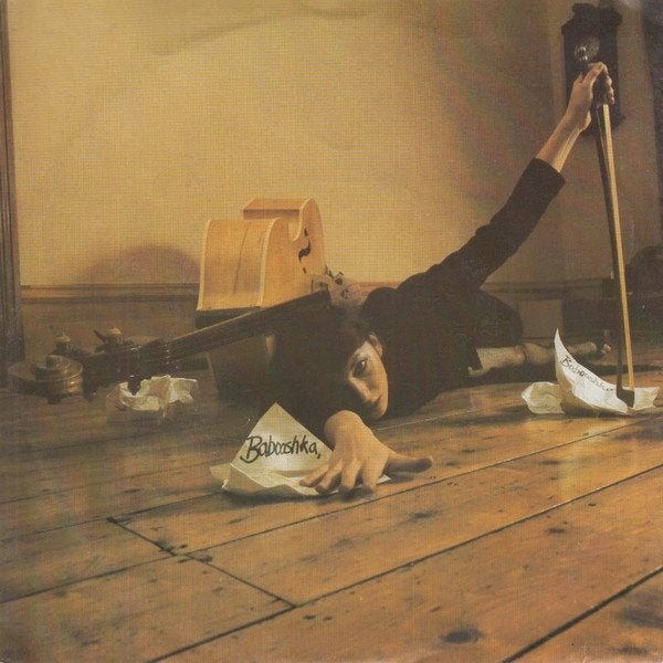 kate bush, Enlèvement ou Envoi