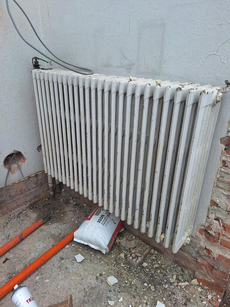 Gietijzeren radiator(6 pijps/25 elementen), Ophalen, Radiator