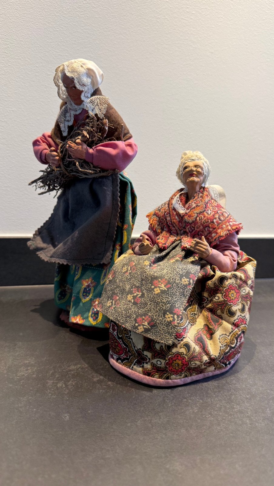 Lot de 2 véritables grands santons de Provence anciens, Enlèvement, Utilisé