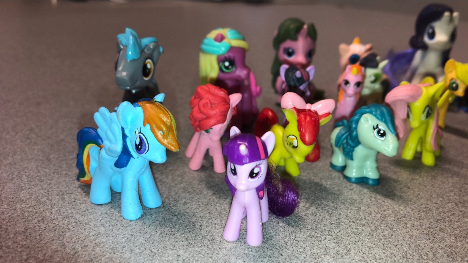 18 Little Pony miniatures +_ 4cm - 5,5cm, Utilisé