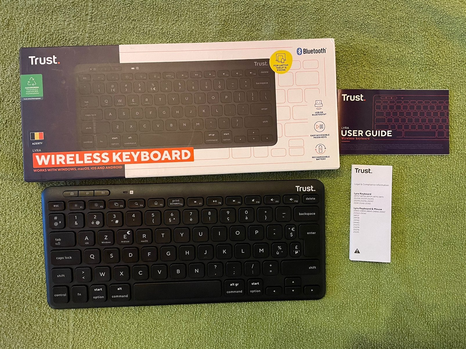 Trust Lyra Compact Draadloos Toetsenbord, Computers en Software, Ophalen, Draadloze ontvanger, Azerty, Zo goed als nieuw