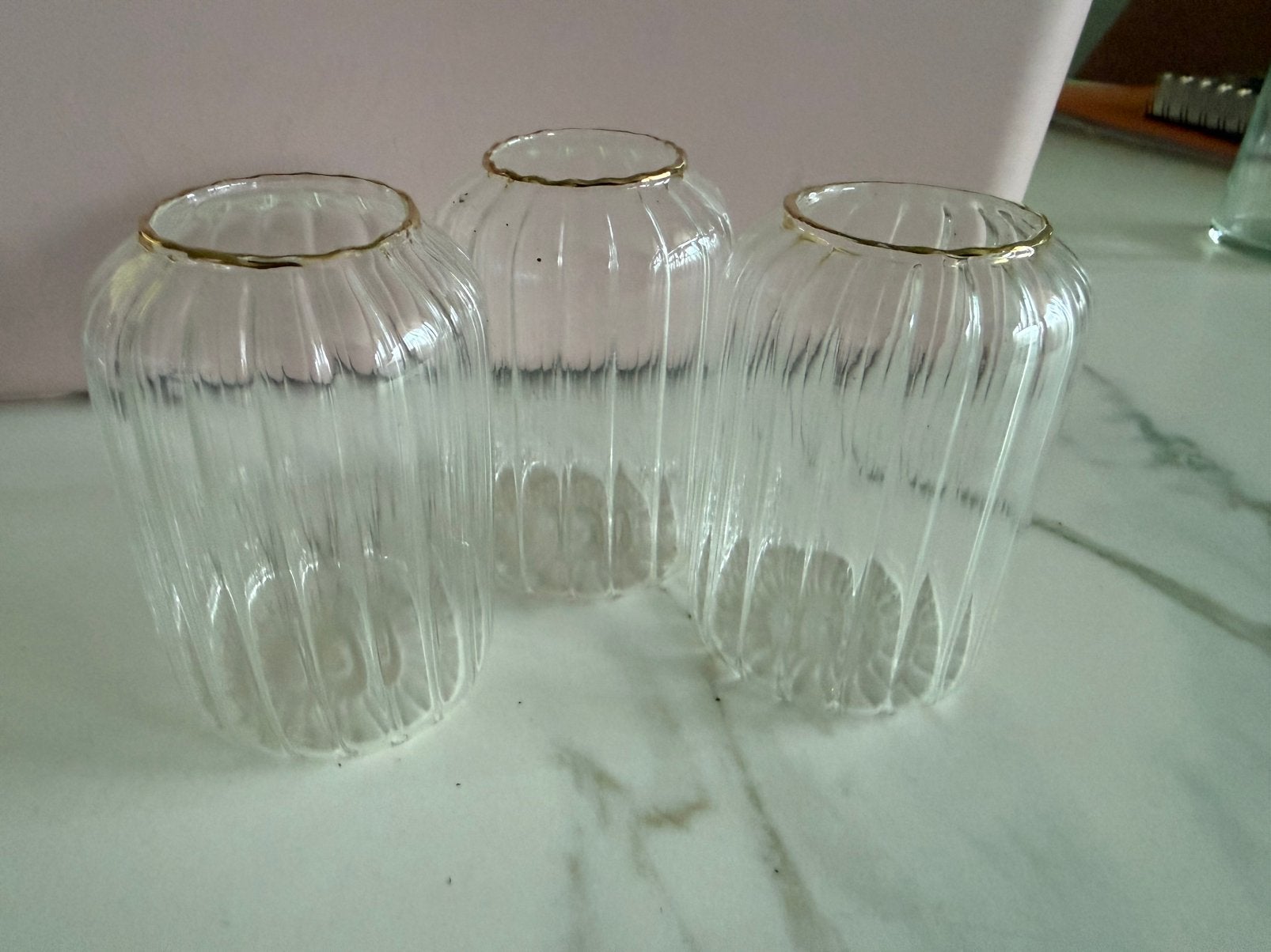 3 vaasjes met gouden randje, Huis en Inrichting, Woonaccessoires | Vazen, Ophalen of Verzenden