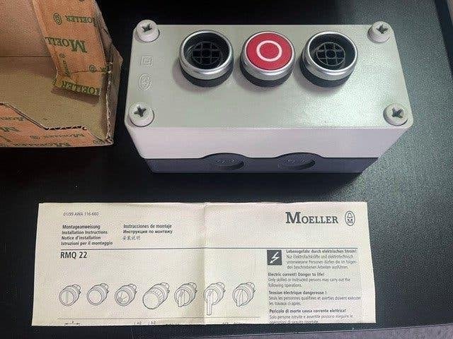 Boîtier à trois boutons-poussoirs Klöckner Moeller R3M, Enlèvement ou Envoi, Comme neuf, Autres marques, Interrupteur