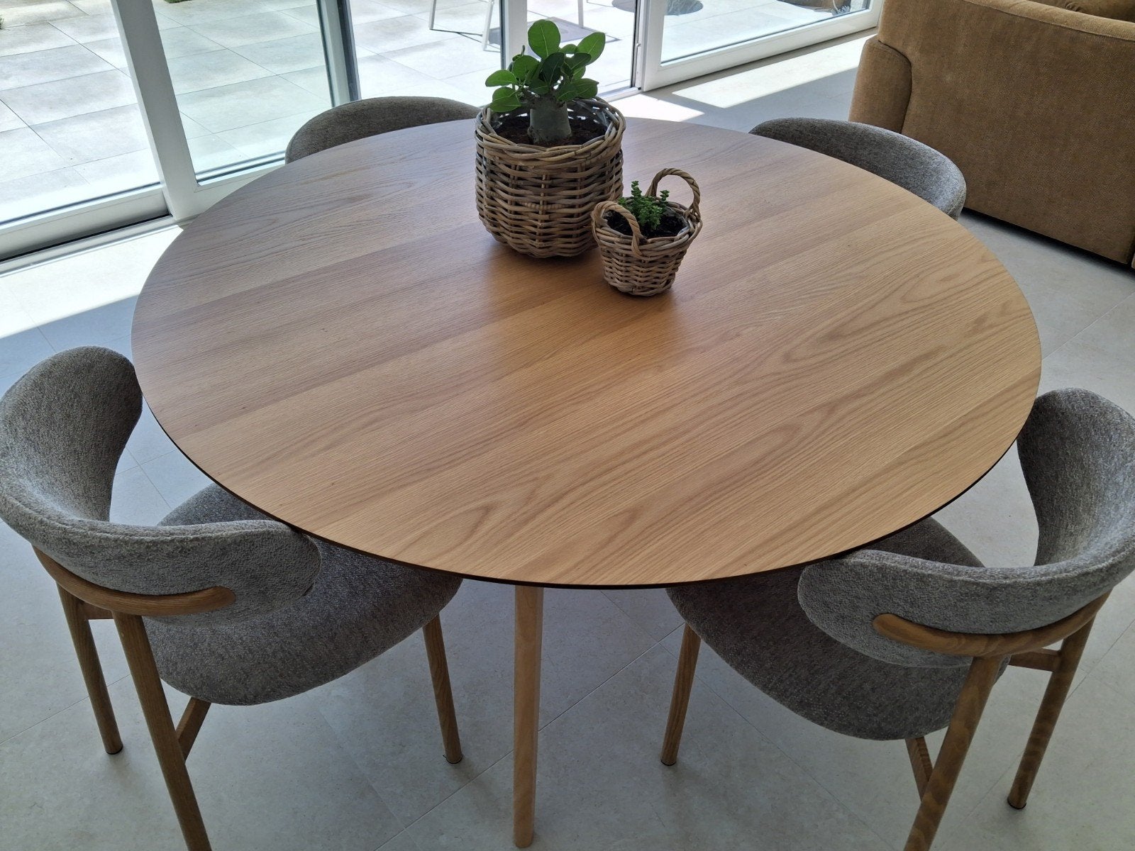 Ronde tafel met 4 stoelen, Ophalen