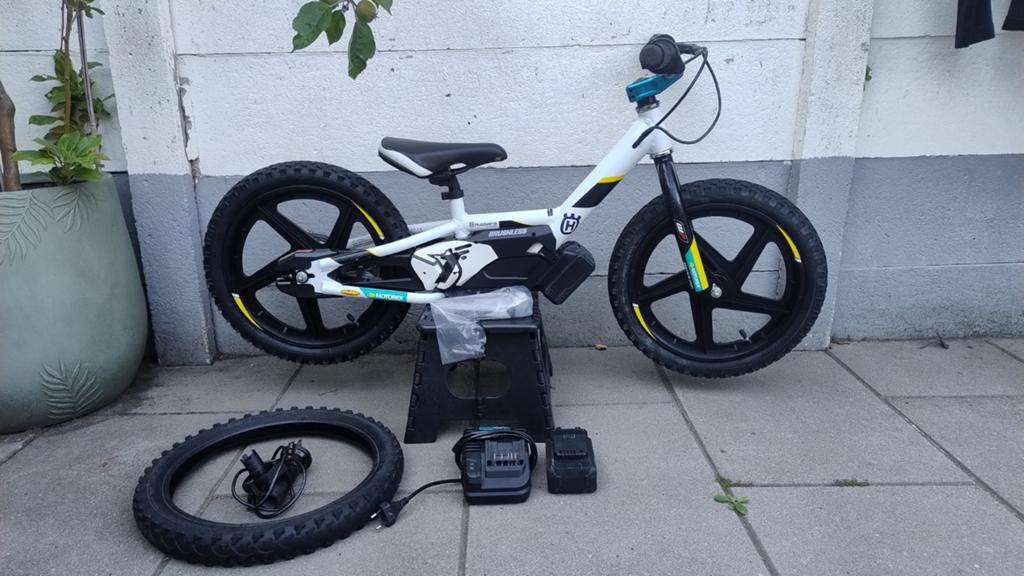 Husqvarna Stacyc 16 inch Loopfiets Ktm stacyc, Fietsen en Brommers, Fietsen | Kinderfietsjes, Ophalen