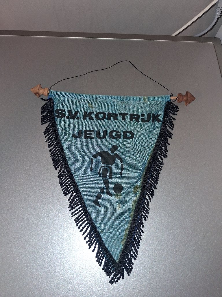 Wimpel sv kortrijk, Verzamelen, Ophalen of Verzenden, Gebruikt, Vaantje of Sjaal