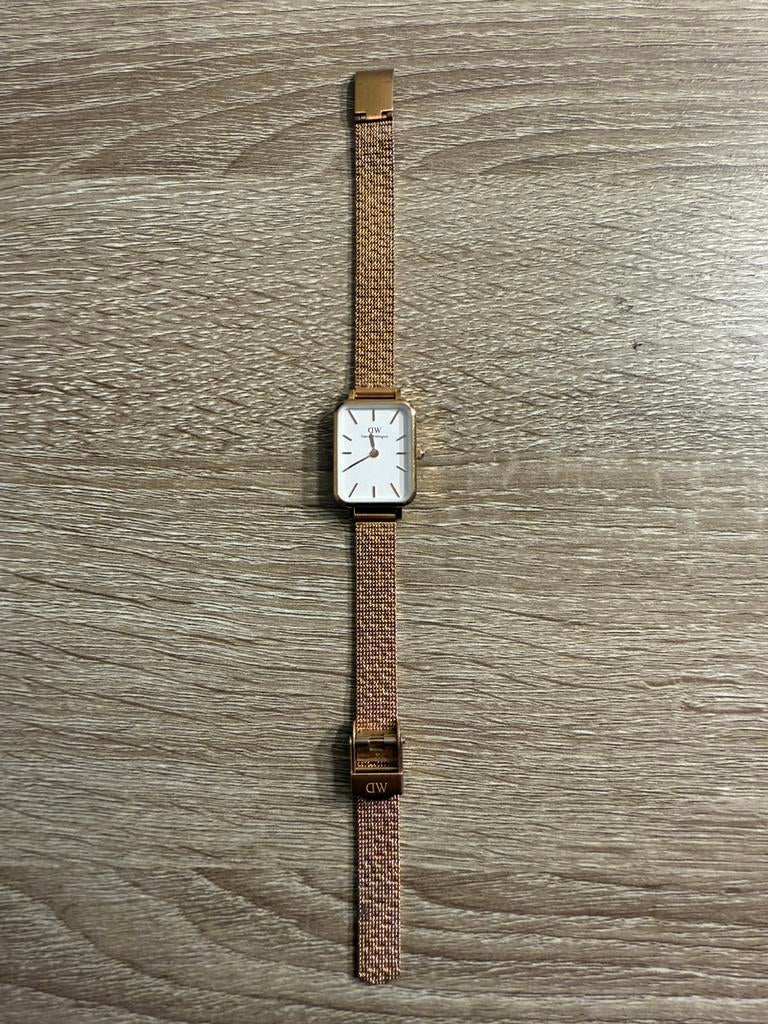 Daniel Wellington dameshorloge – minimalistisch & stijlvol, Ophalen, Zo goed als nieuw, Staal, Leer