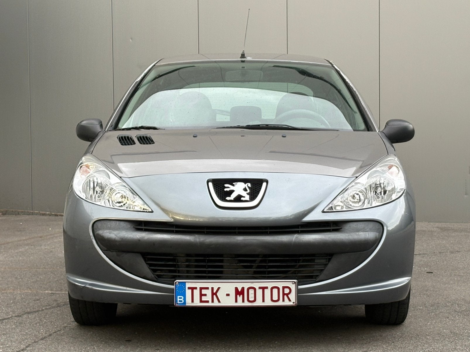 PEUGEOT 206 1.2 BENZINE, GEKEURD, ZEER PROPER!!, Handgeschakeld, 44 kW, 1124 cc, Dealer onderhouden