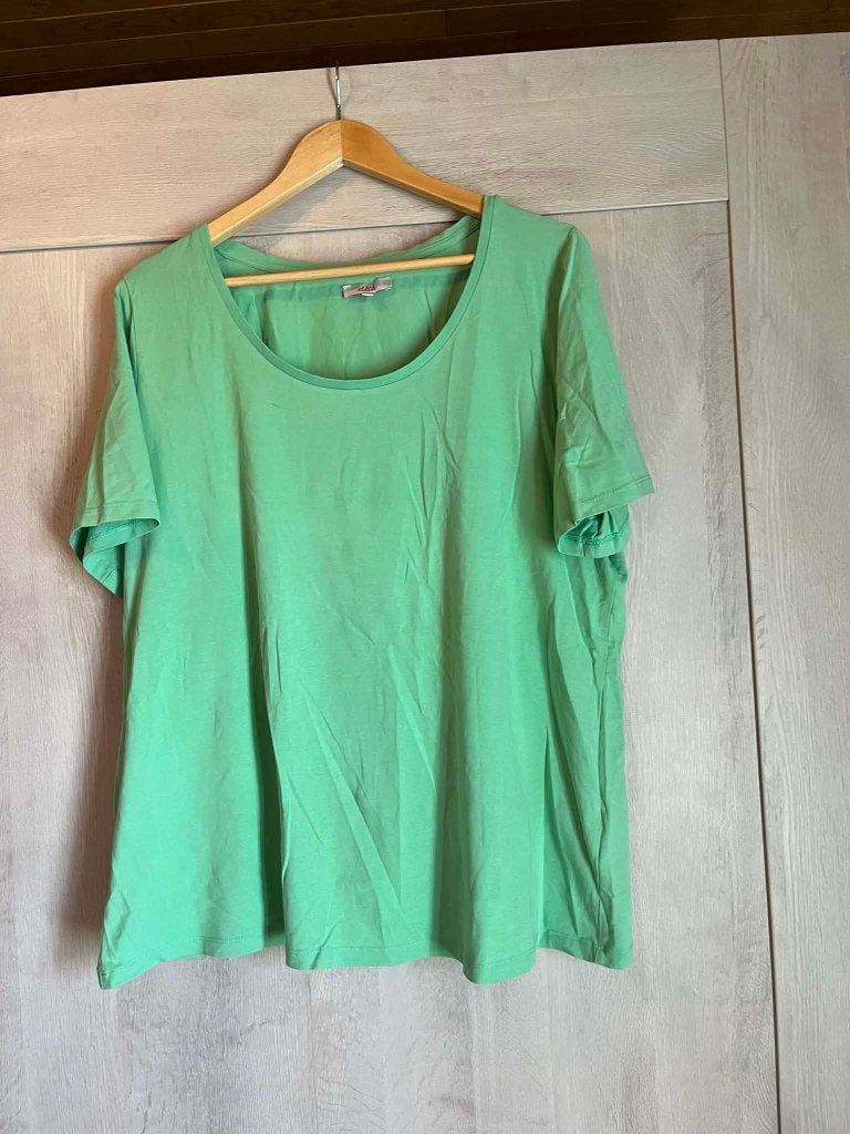 tshirt lichtgroen eviva 46, Kleding | Dames, Eviva, Ophalen of Verzenden, Maat 46/48 (XL) of groter