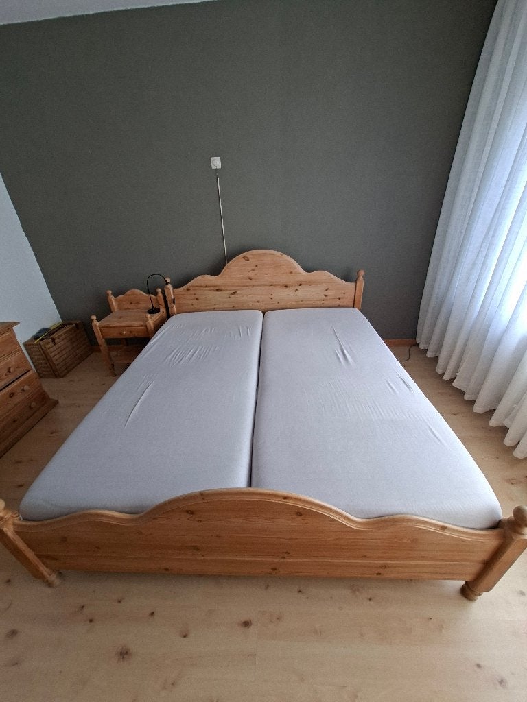 slaapkamer, Ophalen, Gebruikt, Tweepersoons, In de was gezet massief pijnboom hout. Landhuisstijl.