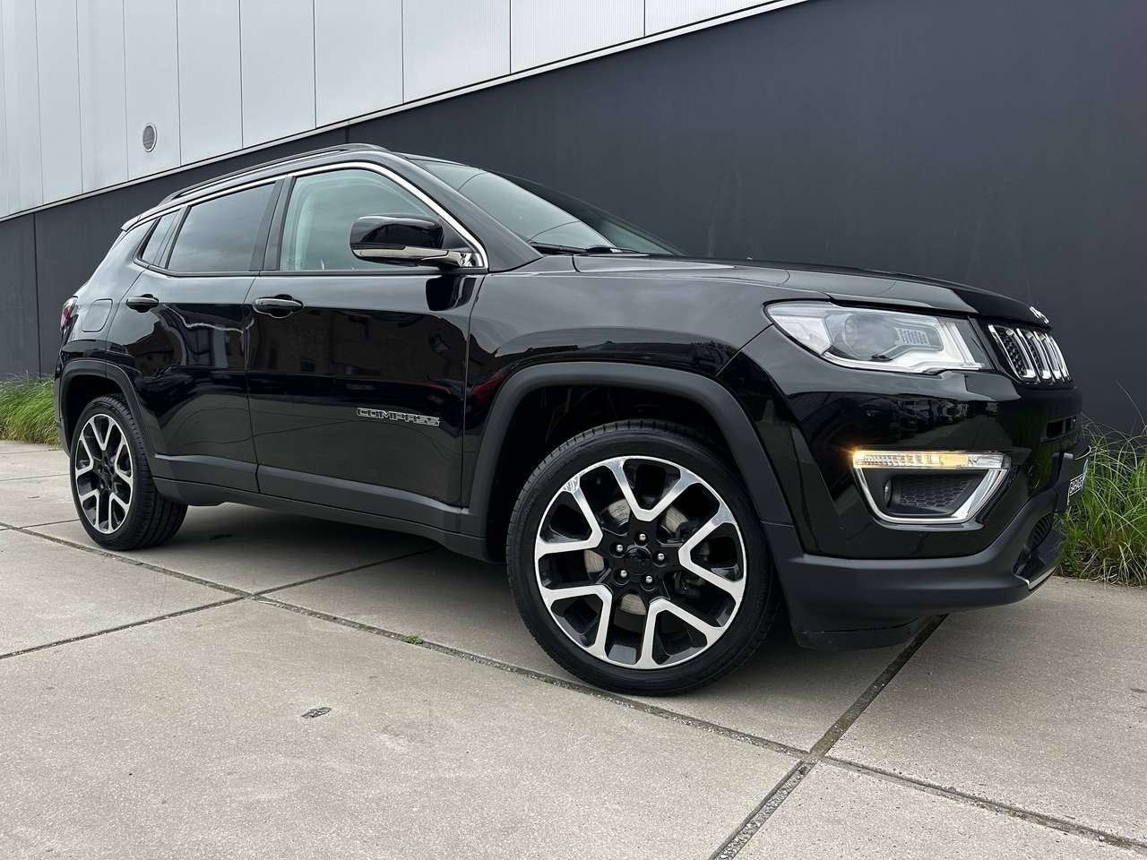 Jeep Compass 1.4 Turbo *LEDER*NAVI*CAMERA*17"ALU*ZETELVERWA, Autos, 0 kg, Achat, Noir, 5 places