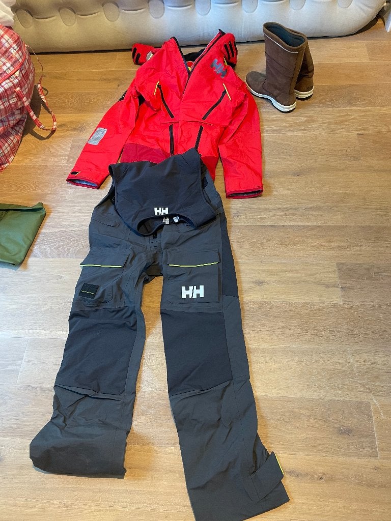 Veste et salopette femme Aegir Race Helly Hansen, Sports nautiques & Bateaux, Enlèvement ou Envoi, Neuf