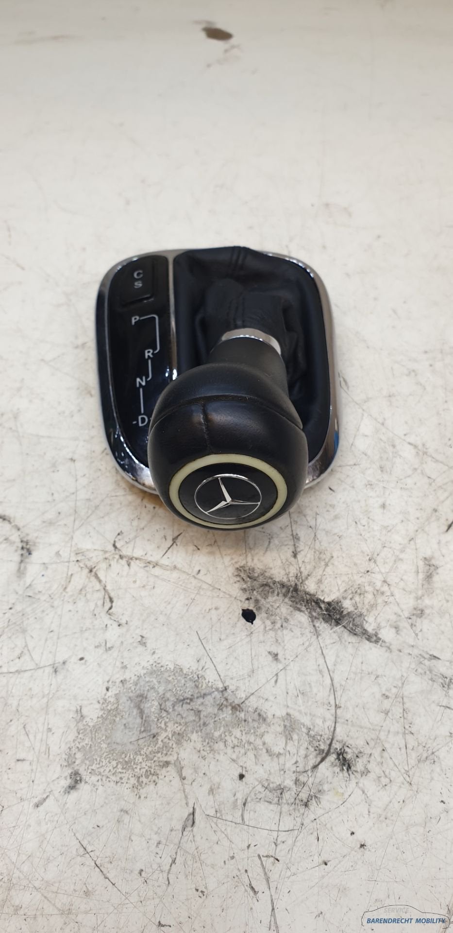 Lederen pook knop W203 W209 C CLK Mercedes pookknop automaat, Auto-onderdelen, Gebruikt, Mercedes-Benz AG, Mercedes-Benz, Mercedesstrasse 120
70372  Stuttgart, DE