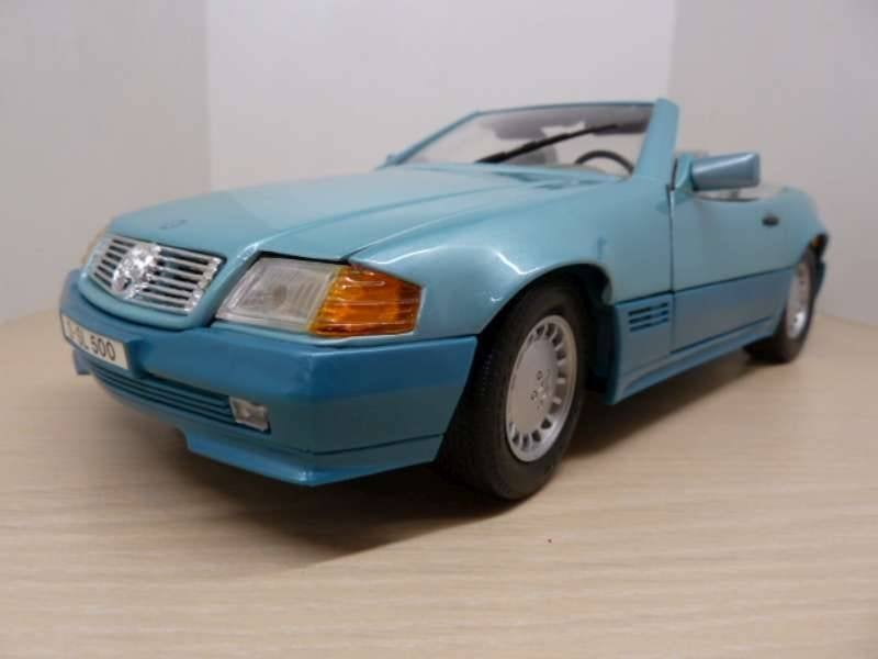 Mercedes sl 500 cabrio, Hobby en Vrije tijd, Modelauto's | 1:18, Ophalen, Zo goed als nieuw, Auto, Maisto