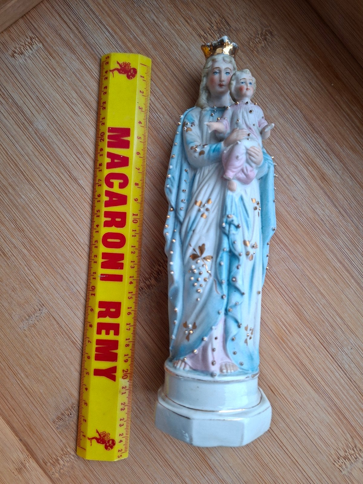 Mariabeeldje, Ophalen