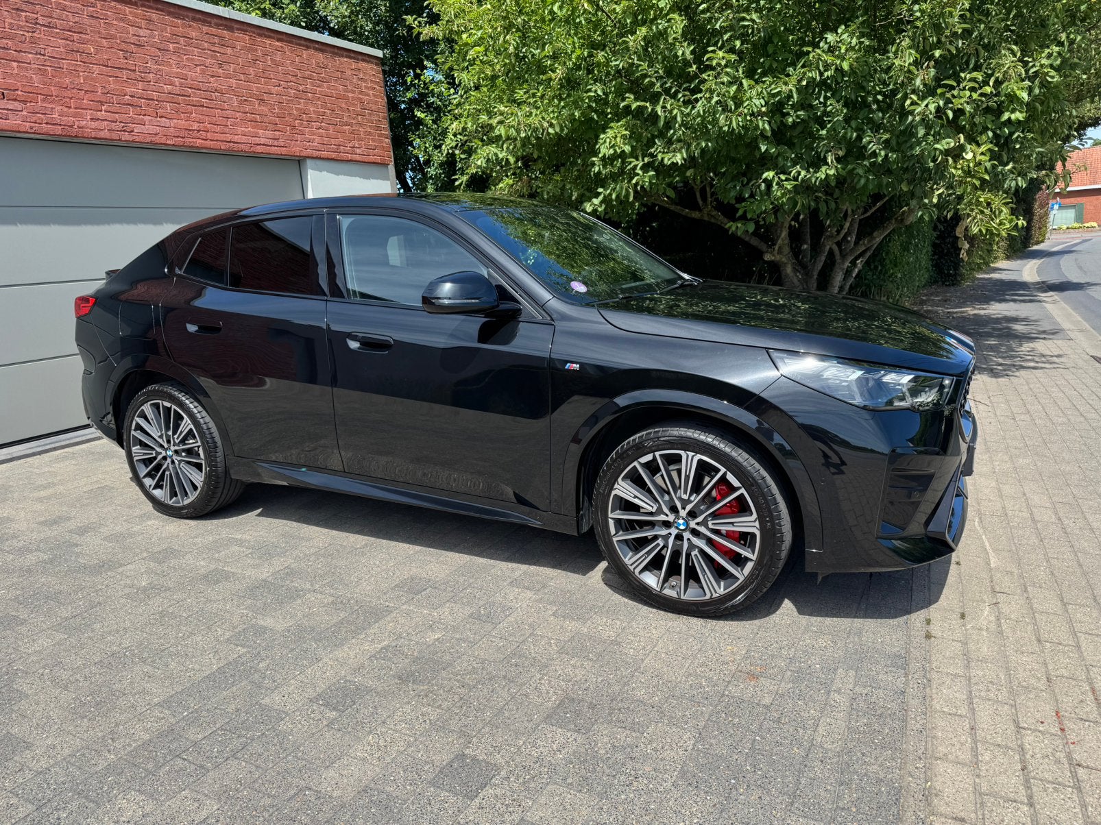 BMW X2 sDrive 20i, Automaat, 1800 kg, 1645 kg, Zwart