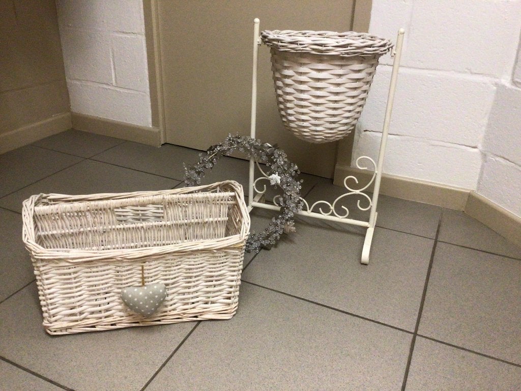Lot Porte revues cache pot etc, Enlèvement, Bois