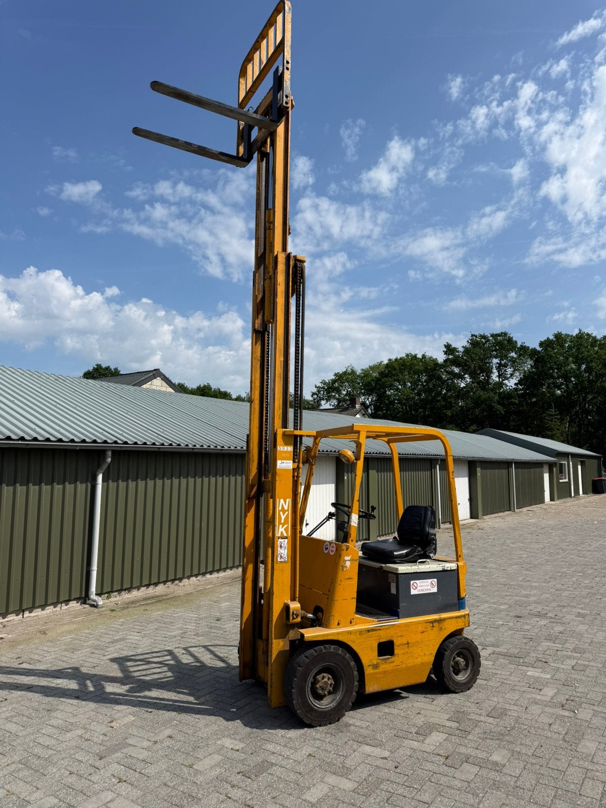 NYK elektrische heftruck trippelmast! 4,5 m hoog!, Ophalen, Heftruck
