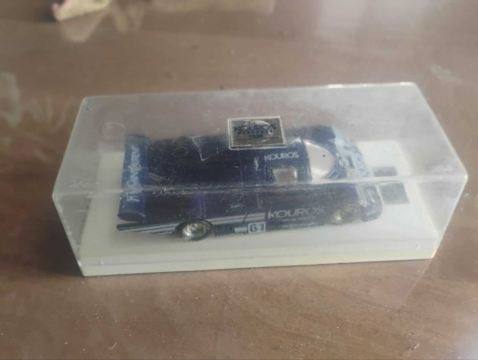 Voiture miniature 1/43e
