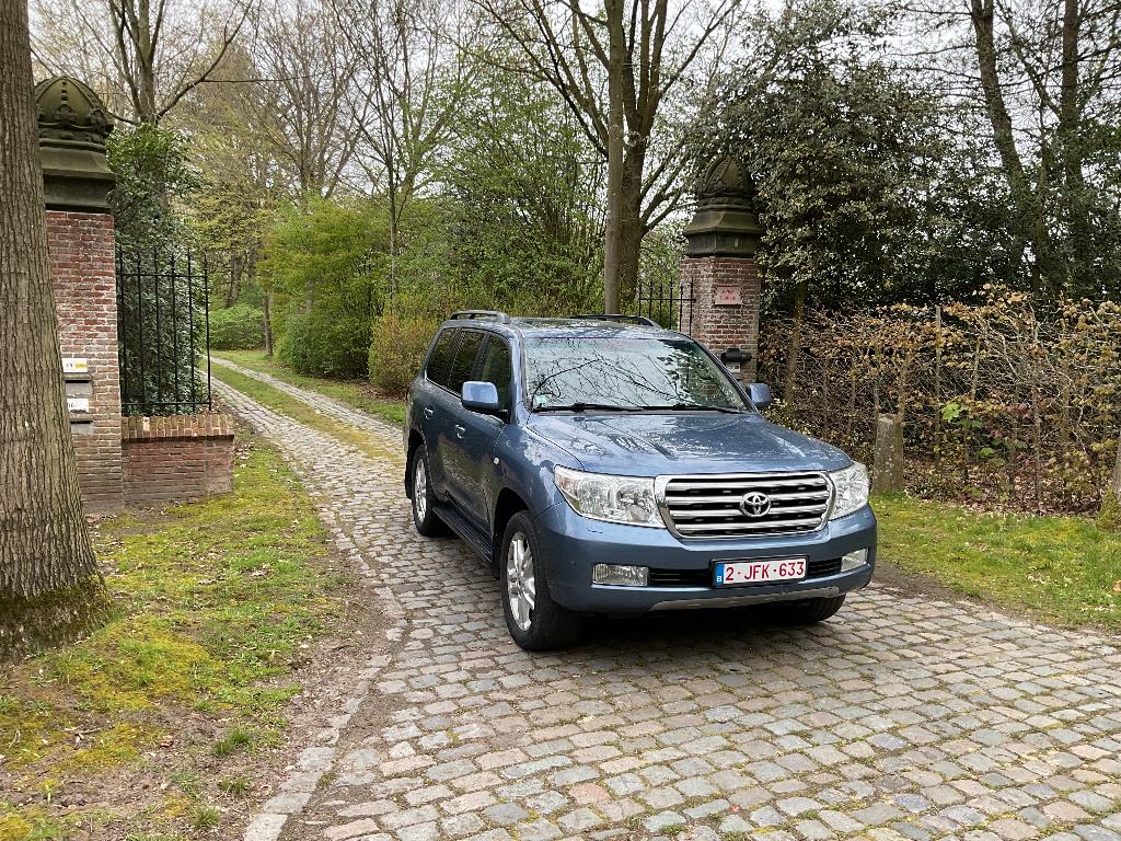 Toyota Land Cruiser 200 Light Cargo Avec nouveau moteur, Autos, Toyota, Achat, Phares directionnels, Beige, 2 places