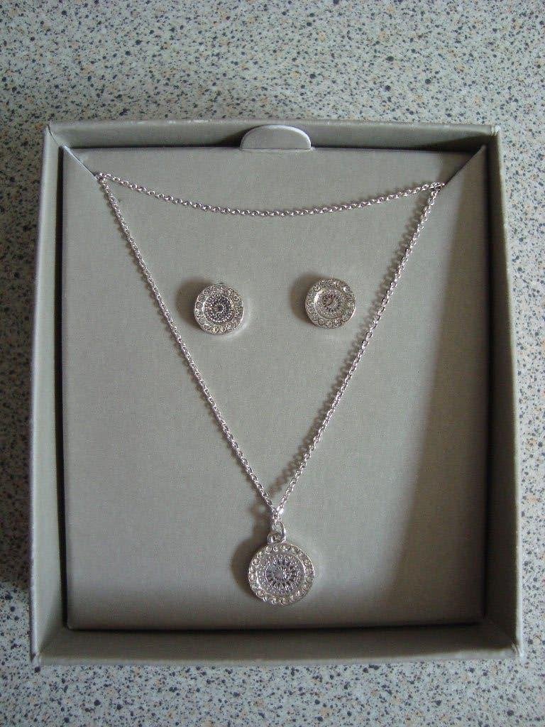 ensemble collier boucles d'oreille acier inox. brillants, Enlèvement, Neuf, Autres matériaux, Avec strass