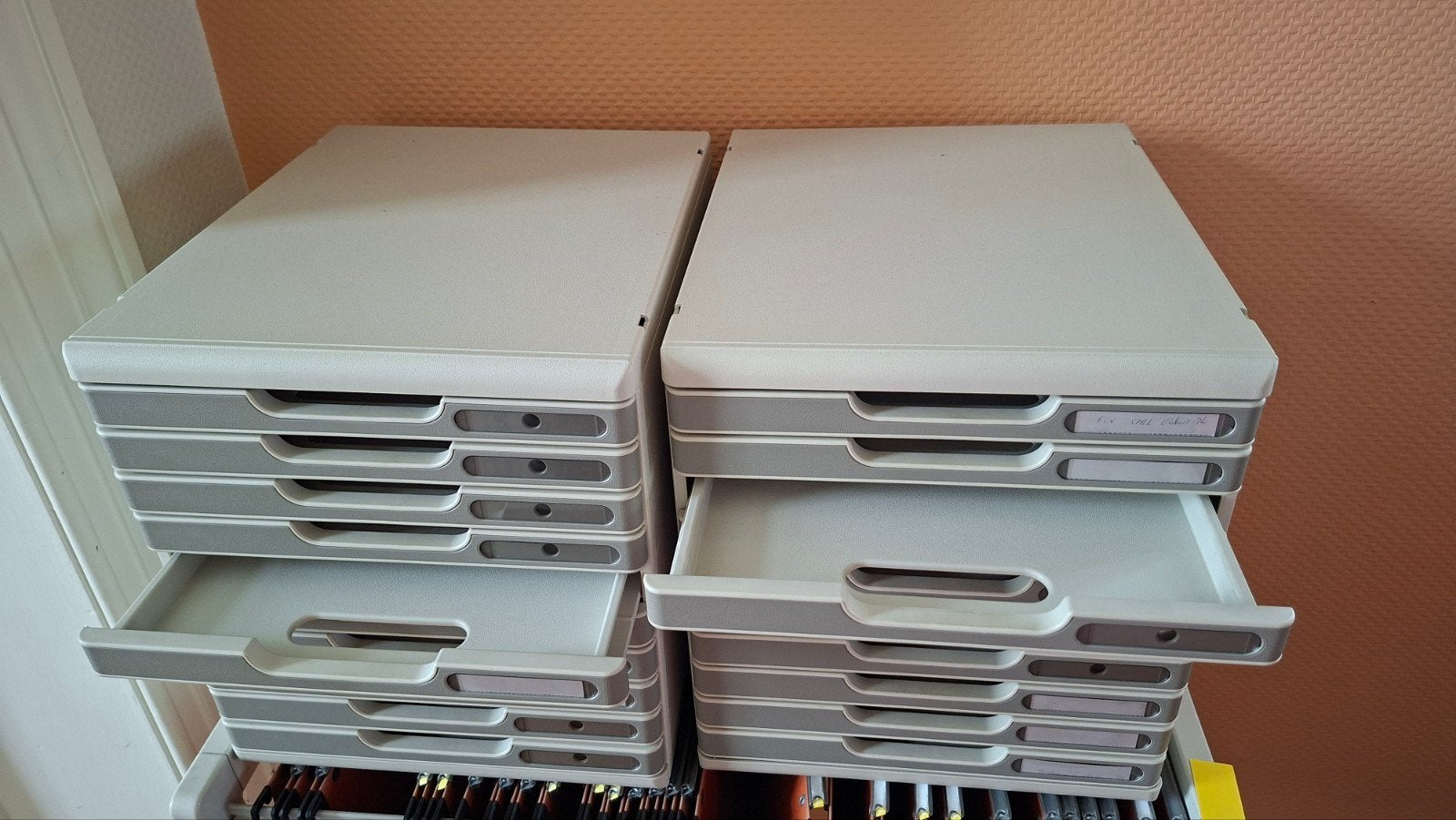 2 Blocs tiroirs (210)  format A4, Enlèvement