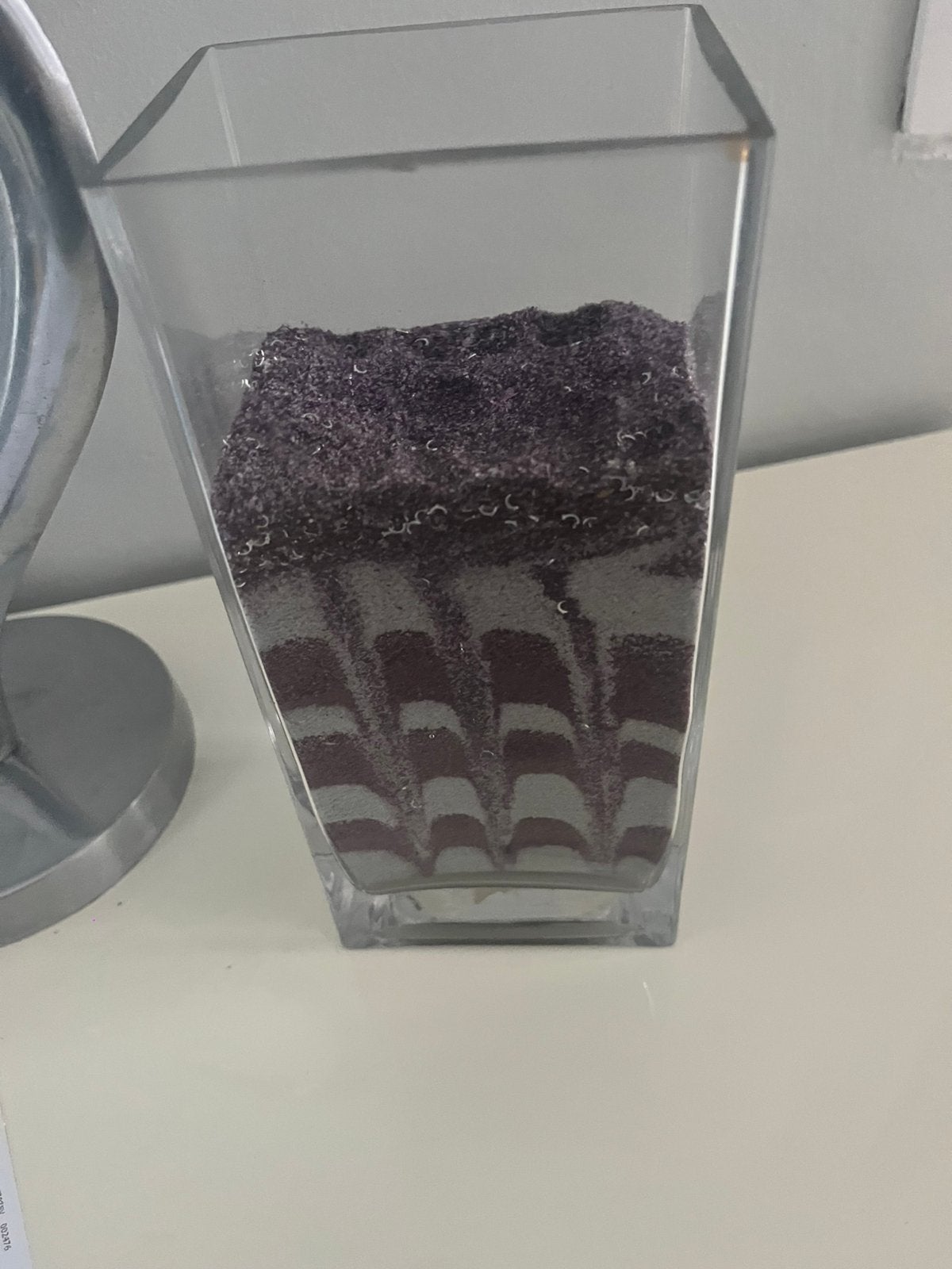 Vase design rectangulaire en verre et sable violet / blanc, Enlèvement, Comme neuf, Verre