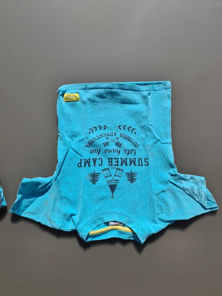 licht blauwe t-shirt, Summer Camp, 92, Kinderen en Baby's, Kinderkleding | Maat 92, Ophalen, Zo goed als nieuw
