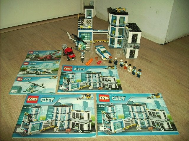 lego city politiekantoor 60141, Kinderen en Baby's, City, Lego, Ophalen of Verzenden, Zo goed als nieuw