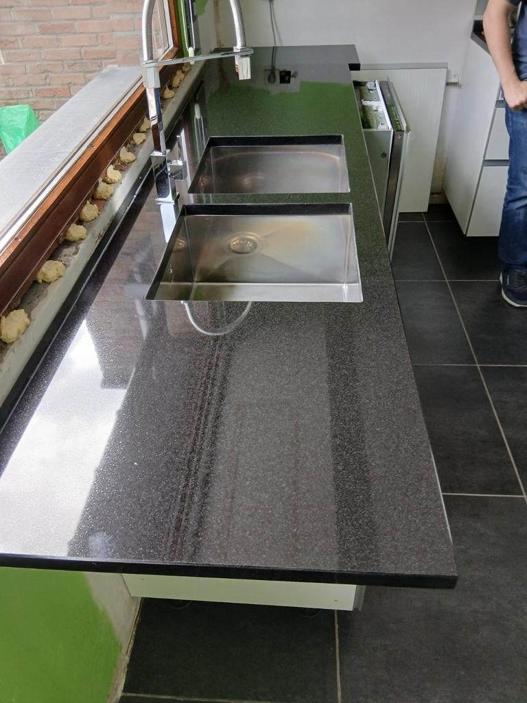 Plan de travail pour cuisine en granit, Maison & Meubles, Cuisine | Éléments de cuisine, 200 cm ou plus, Enlèvement, Utilisé, Noir