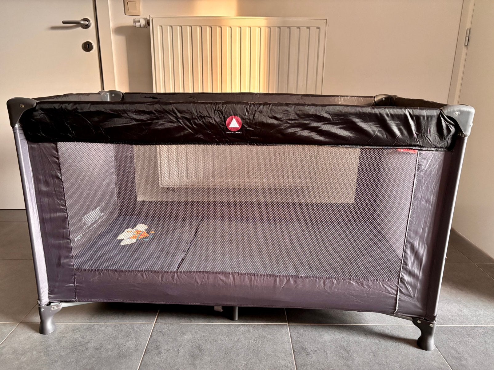 Lit de voyage + matelas de voyage compact, Enfants & Bébés, Berceaux & Lits, Enlèvement, Utilisé, Lit de voyage