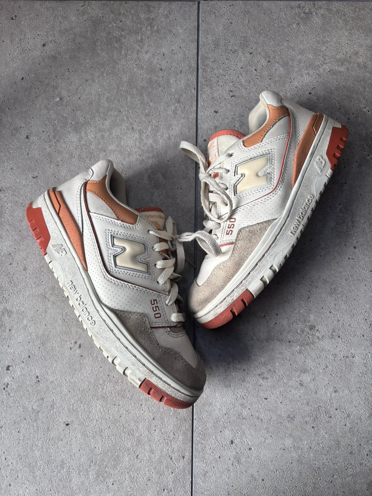 New Balance 550 Blanc Orange 40, Enlèvement ou Envoi, Autres couleurs, Sneakers et Baskets, Comme neuf