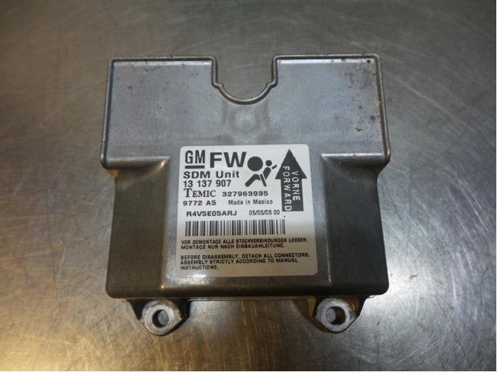 Airbag Module van een Opel Zafira B (Zafira B 05-), Gebruikt, -, -, Opel