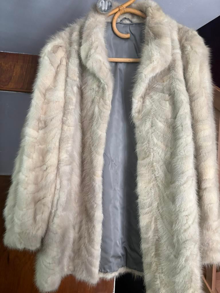 Veste en fourrure, Enlèvement ou Envoi, Comme neuf, Taille 42/44 (L), Blanc