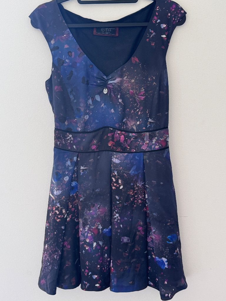 Guess jurk S, Kleding | Dames, Jurken, Guess, Ophalen of Verzenden, Zo goed als nieuw, Maat 36 (S)