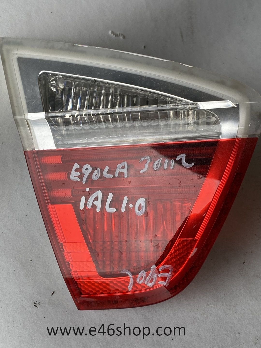 BMW E90 ACHTERLICHT IN DE KLEP LINKS OE 6937459 ORG BMW, Gebruikt, -, -, Ophalen of Verzenden