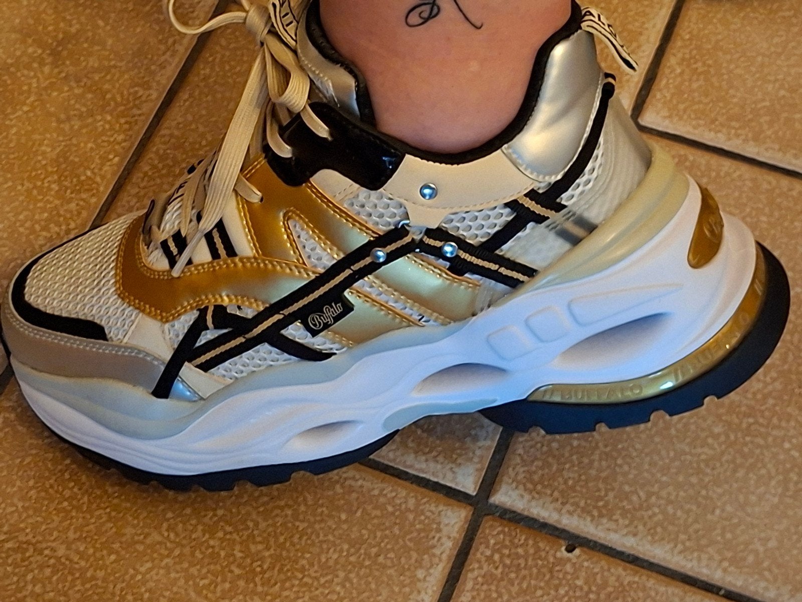 Chaussures buffalo pointure 39 portés 2 fois, Enlèvement